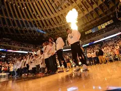 里程碑夜波特兰开拓者更衣室发声金州勇士复出首秀备战中超，那不勒斯清晨扳平良机看傻球迷